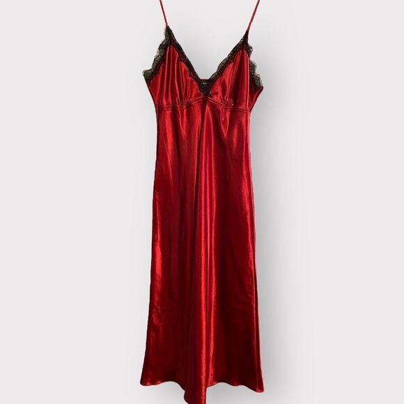 Vintage Romantic Red Satin & Black Lace Nightgown, 90’s Jones New York - Picture 8 of 11